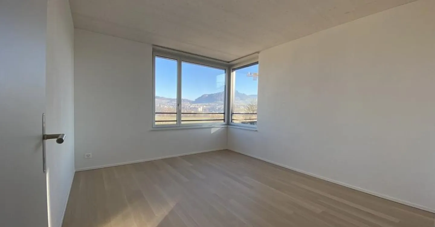 A Happy Apartment Start - Photo 4 of 6