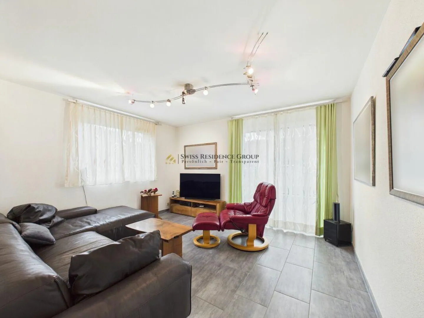 Appartement exclusif de 5,5 pièces avec équipements haut de gamme et taux d'imposition attractif (72%) - Photo 12 sur 18