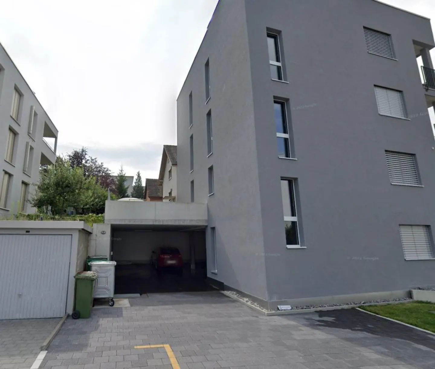 Bedeckter Parkplatz in Emmenbrücke - Foto 2 von 2
