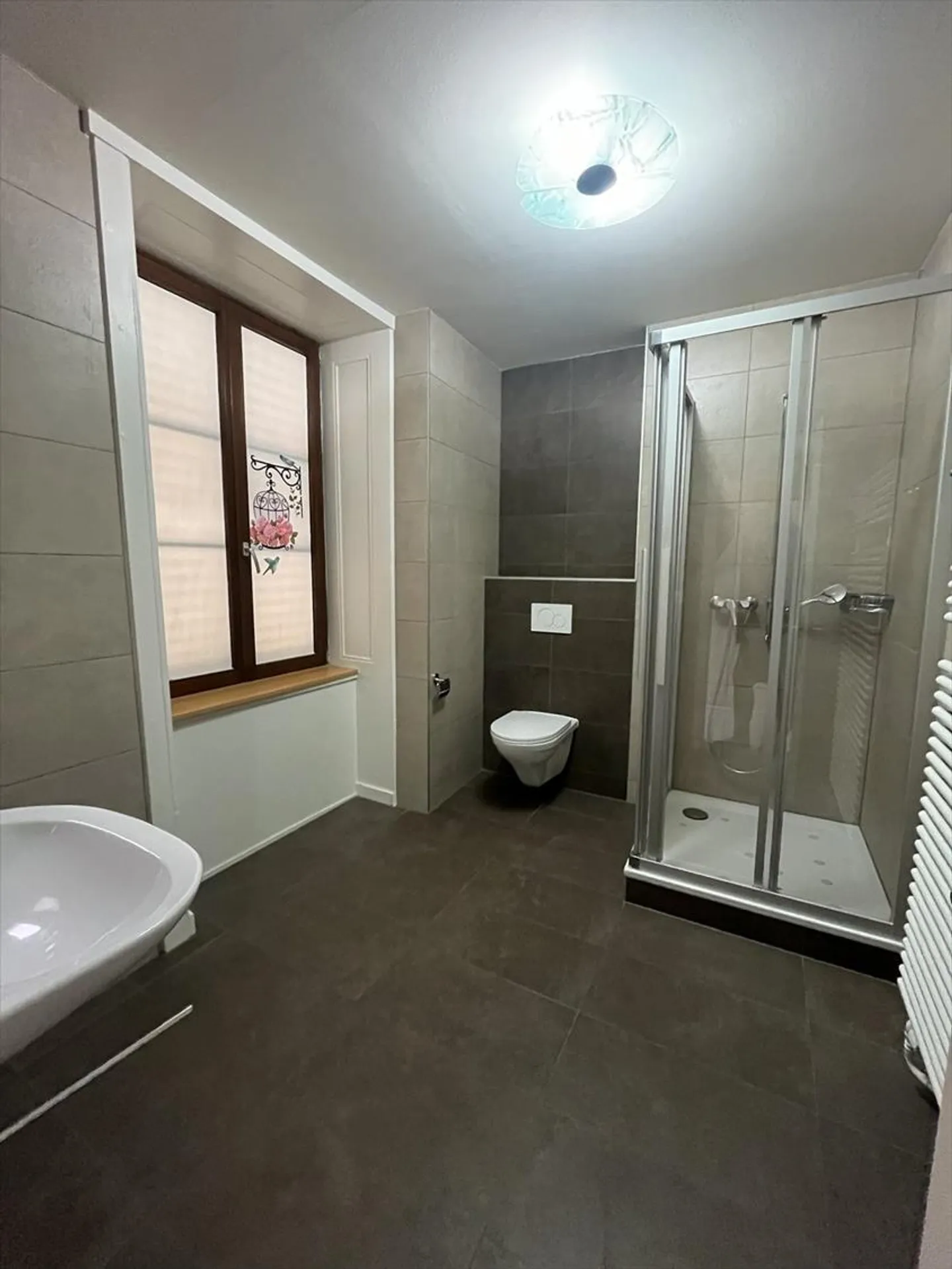 GRANDE APPARTAMENTO DI 5,5 STANZE CON CAMINO E PARQUET - Foto 5 di 6