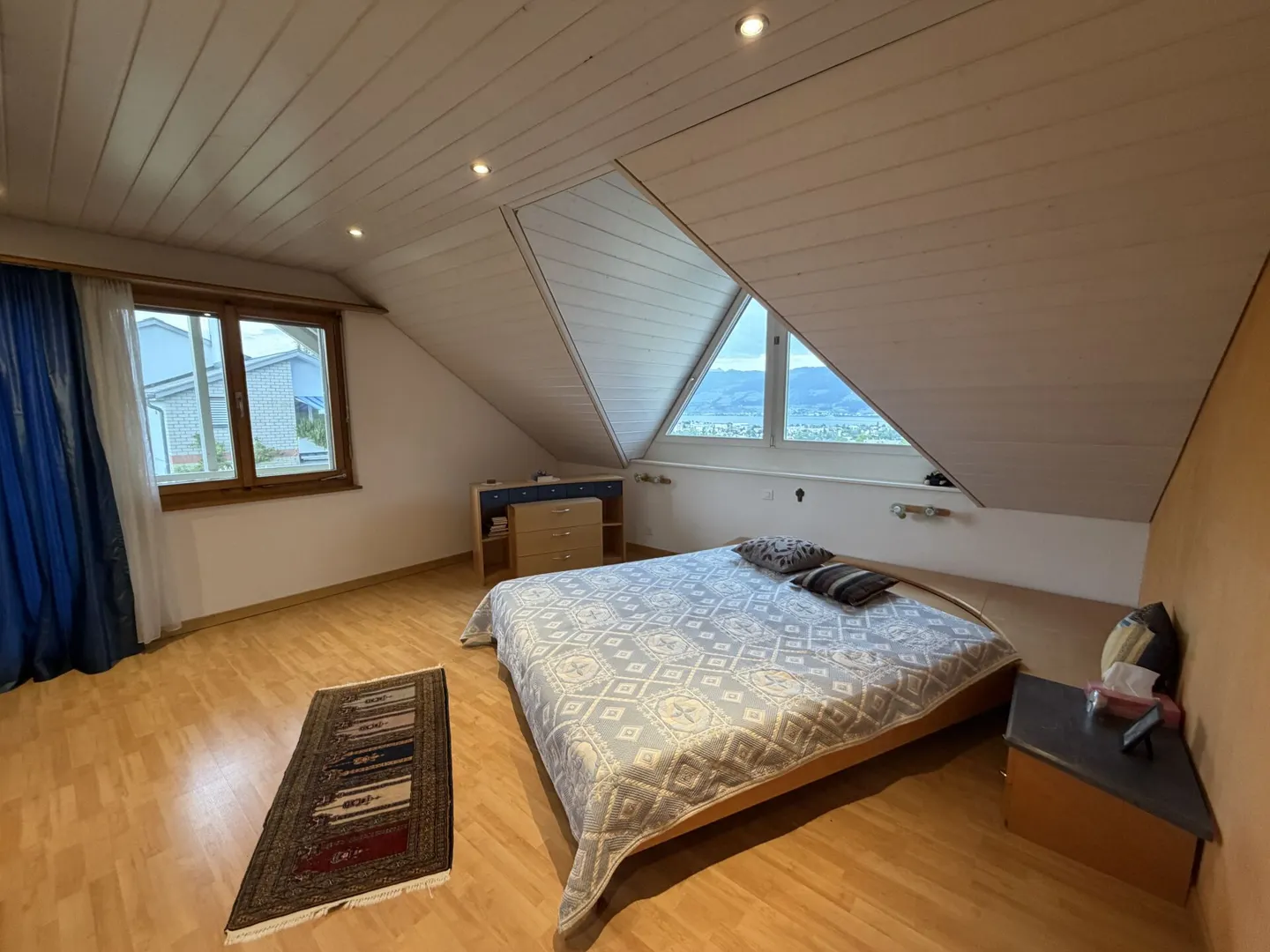 Charmantes Einfamilienhaus mit Seeblick - Foto 1 von 4