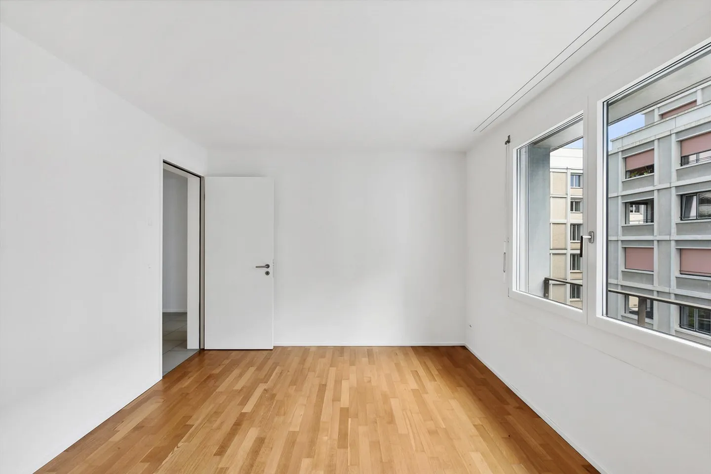 3.5-room apartment on the 2nd floor for rent in 8048 Zurich - Photo 4 of 9