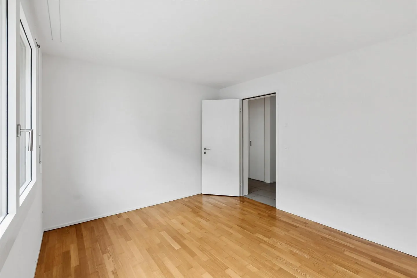3.5-room apartment on the 2nd floor for rent in 8048 Zurich - Photo 5 of 9