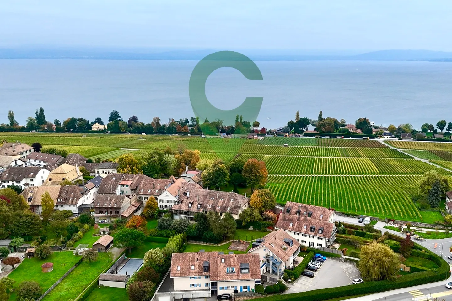 Luxury Apartment with Private Garden - Photo 8 of 9