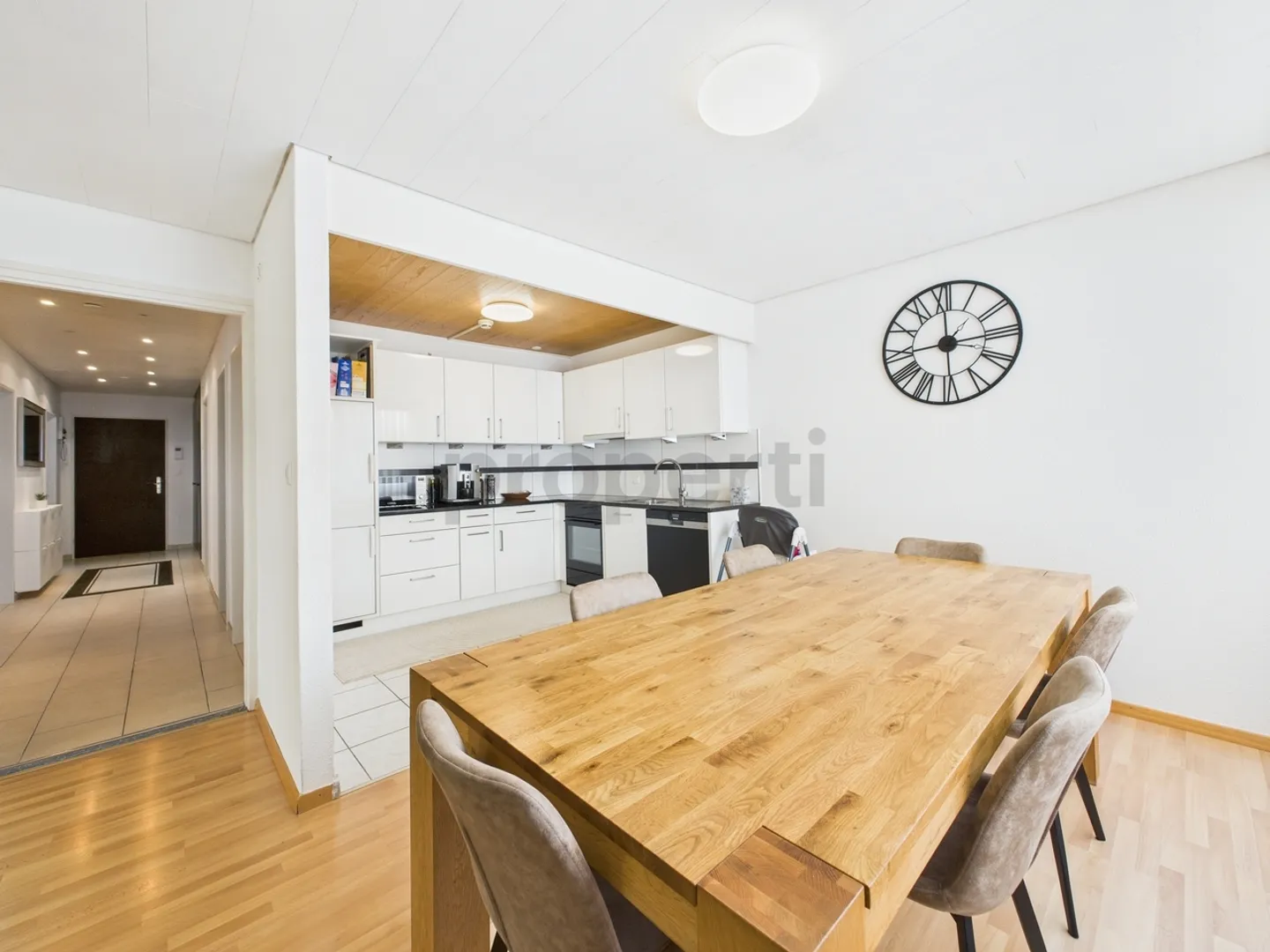 Appartement rénové de 4,5 pièces à Trimbach - Photo 2 sur 13