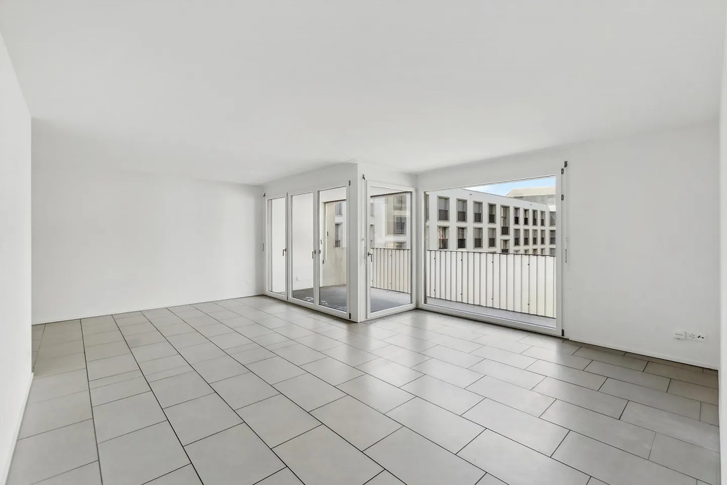 3.5-room apartment on the 2nd floor for rent in 8048 Zurich - Photo 3 of 9