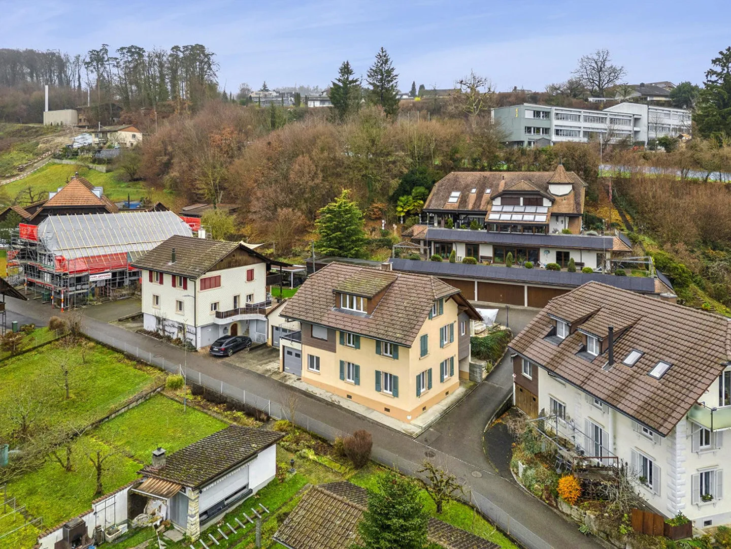 Modern renovated multi-family house with three units in a quiet location - Photo 11 of 13
