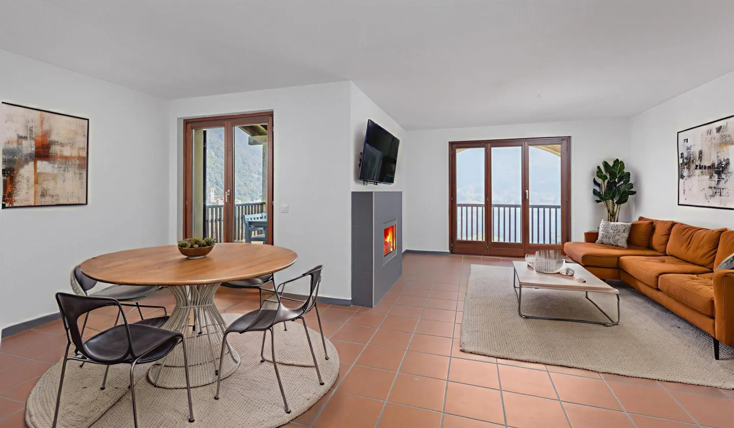 MAISON JUMELÉE SPACIEUSE DE 4,5 PIÈCES AVEC UN DEUX PIÈCES À AROGNO - Photo 3 sur 9