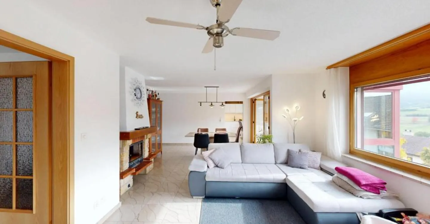 Charming 5.5 Room Apartment in Tavannes - Photo 1 of 9