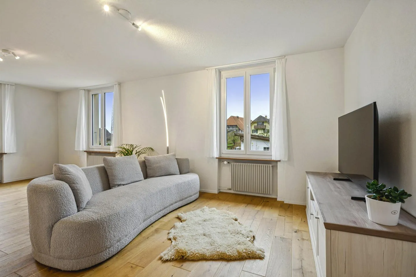 Modern renovated multi-family house with three units in a quiet location - Photo 5 of 13