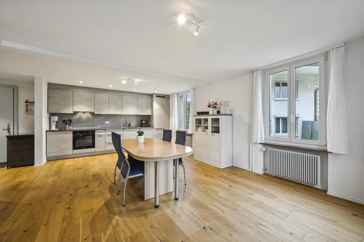 Modern renovated multi-family house with three units in a quiet location - Photo 4 of 13