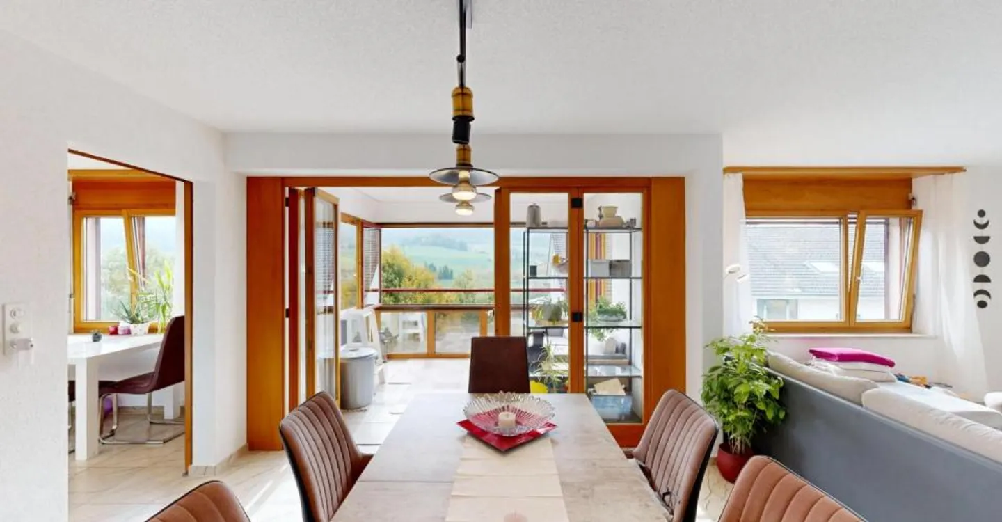 Charming 5.5 Room Apartment in Tavannes - Photo 3 of 9