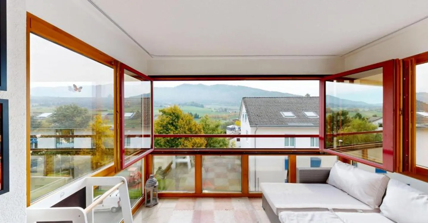 Charming 5.5 Room Apartment in Tavannes - Photo 4 of 9