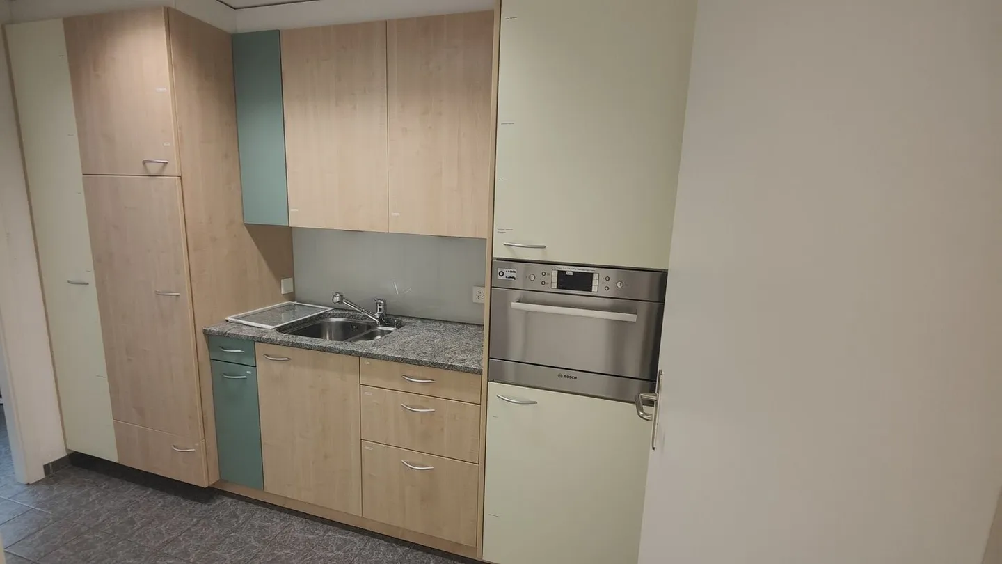 Grosszügiges lichtdurchflutetes Büro auf zwei Etagen - Foto 6 von 8