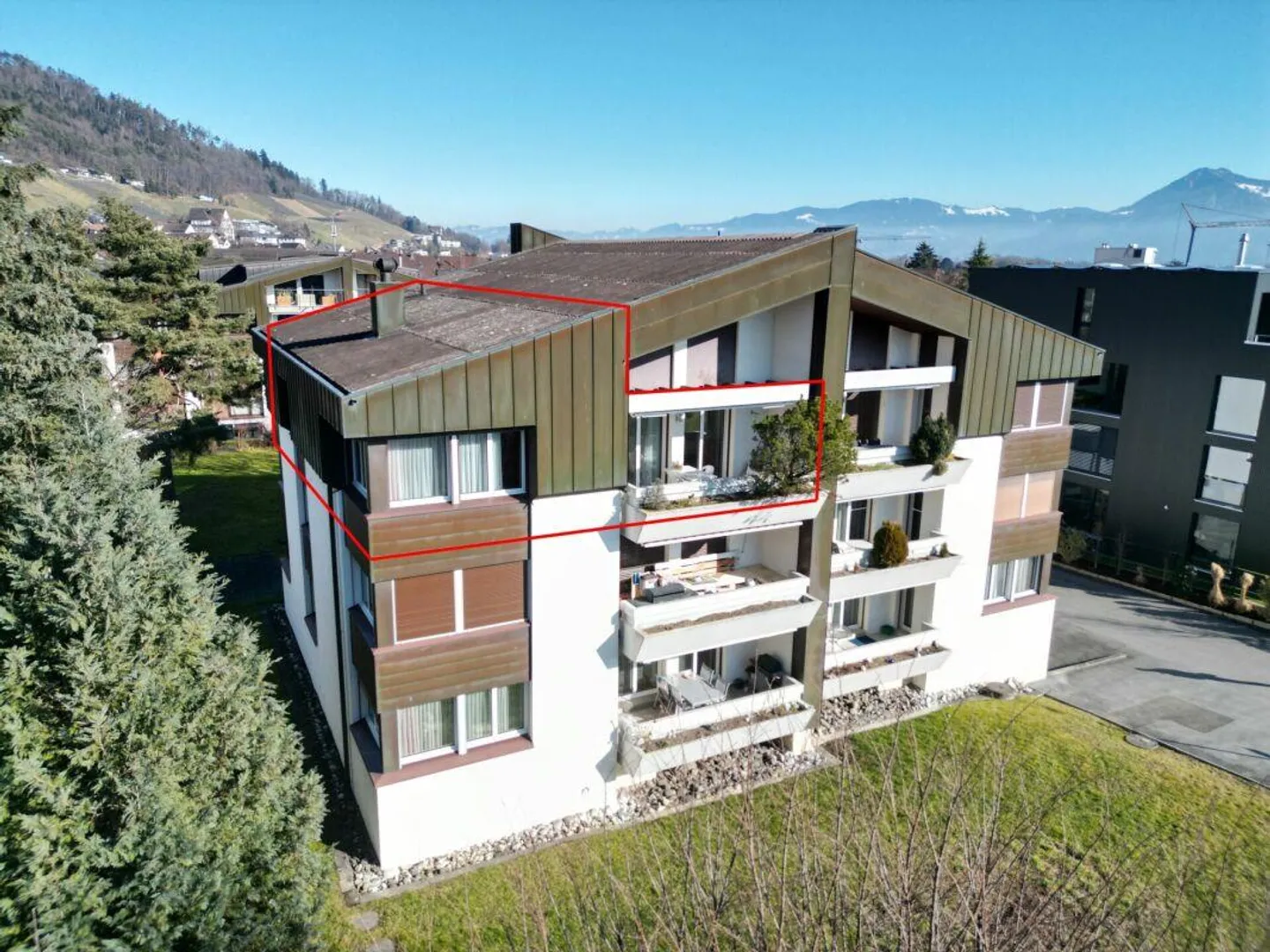 Appartamento attico attraente di 4,5 locali in un tranquillo quartiere residenziale - Foto 2 di 16