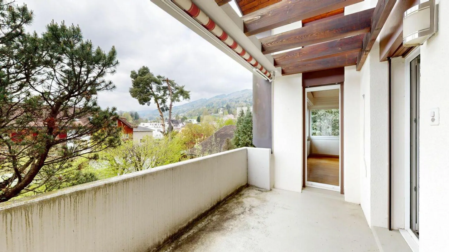 Appartamento attico attraente di 4,5 locali in un tranquillo quartiere residenziale - Foto 6 di 16