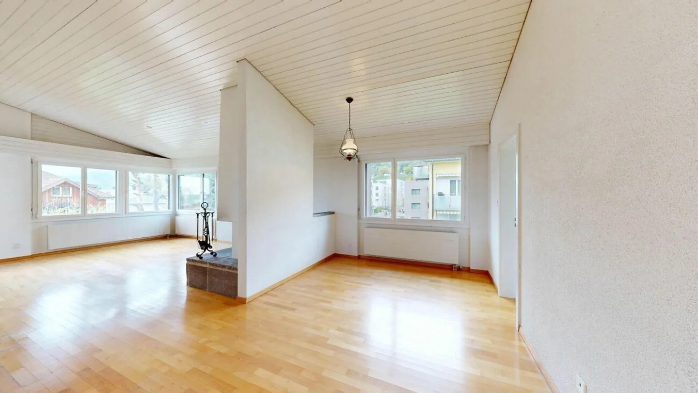 Appartamento attico attraente di 4,5 locali in un tranquillo quartiere residenziale - Foto 8 di 16