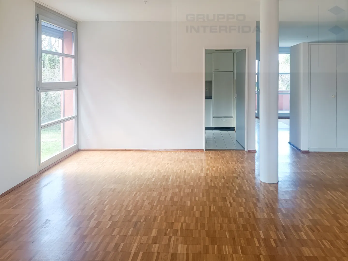 APPARTEMENT 3.5 PIÈCES AVEC DEUX GRANDES TERRASSES - Photo 2 sur 13