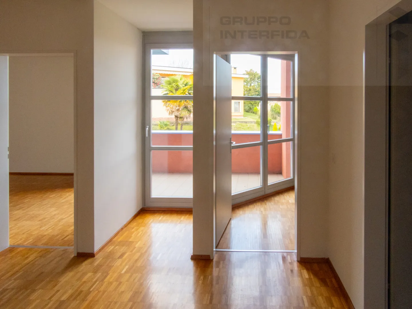 APPARTEMENT 3.5 PIÈCES AVEC DEUX GRANDES TERRASSES - Photo 6 sur 13