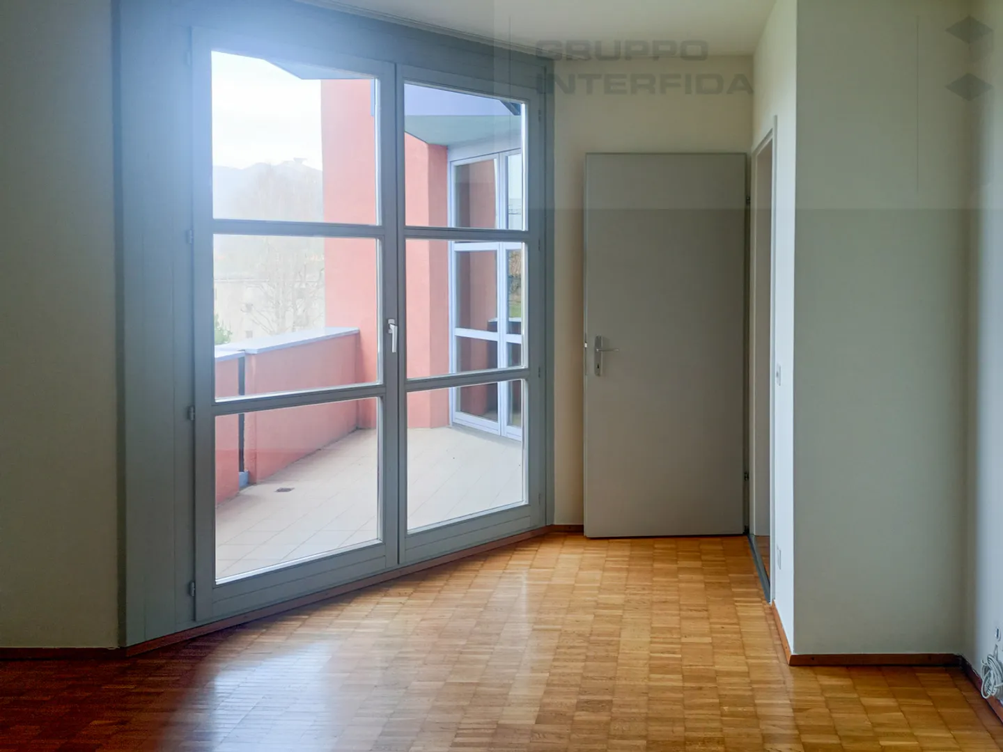 APPARTEMENT 3.5 PIÈCES AVEC DEUX GRANDES TERRASSES - Photo 7 sur 13