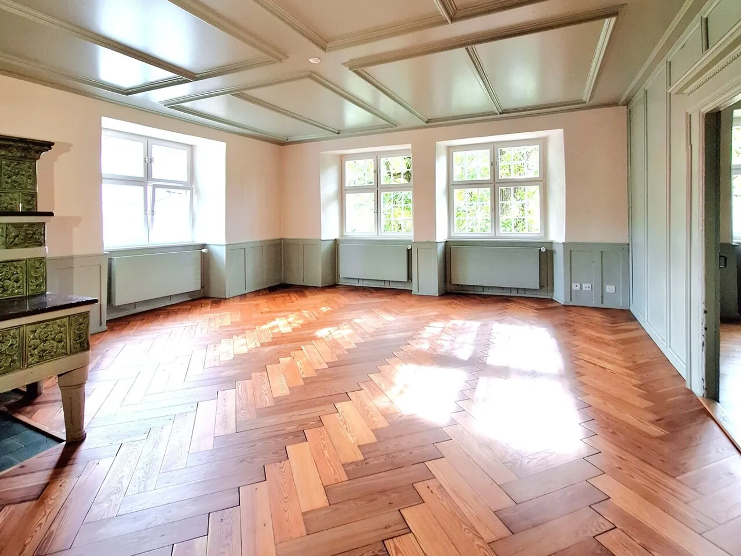 Modern restauriertes Pfarrhaus - Wohnen und Arbeiten auf 300 m2 Fläche - Foto 8 von 12