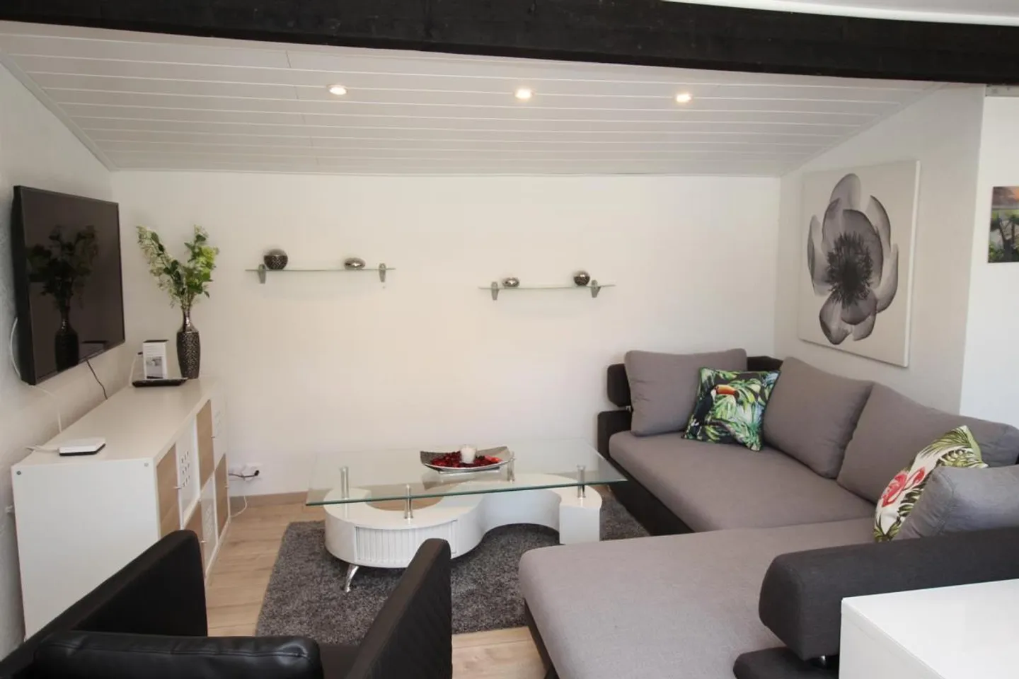 Renovated Cottage with Terrace - Photo 7 of 7