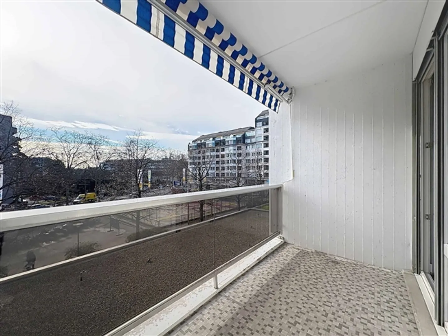 3.5-room apartment (2 bedrooms) with loggia - Photo 2 of 9