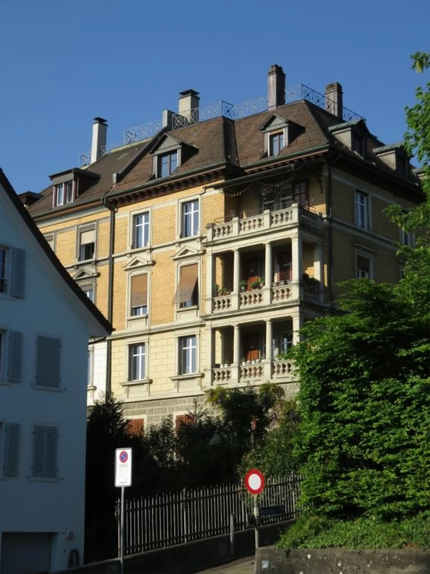 Charmante Wohnung mit Seesicht - Foto 1 von 16