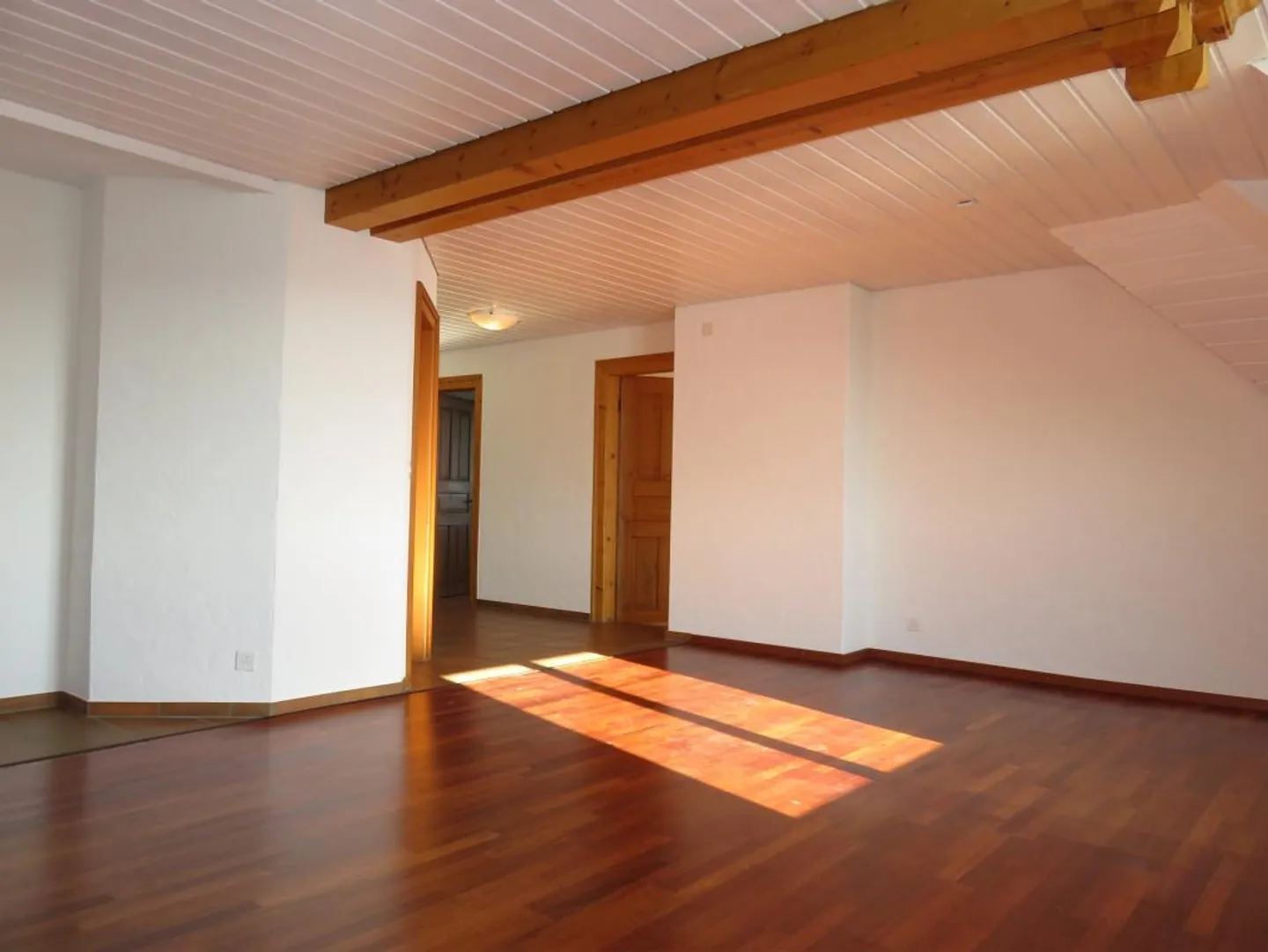 Charmante Wohnung mit Seesicht - Foto 4 von 16