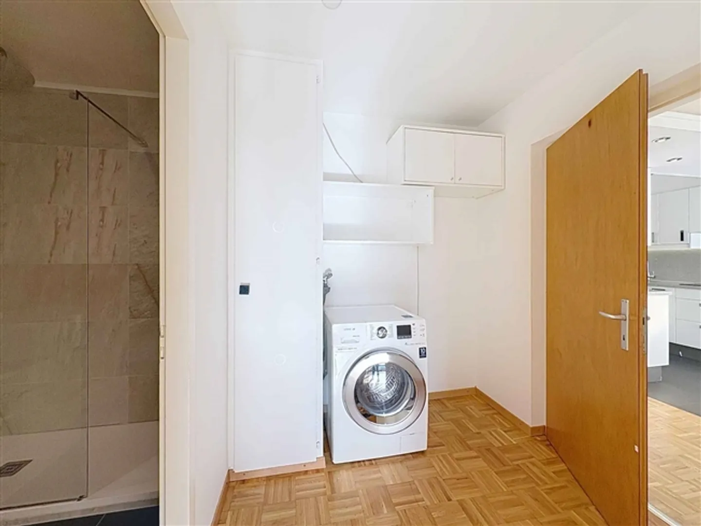 3.5-room apartment (2 bedrooms) with loggia - Photo 8 of 9