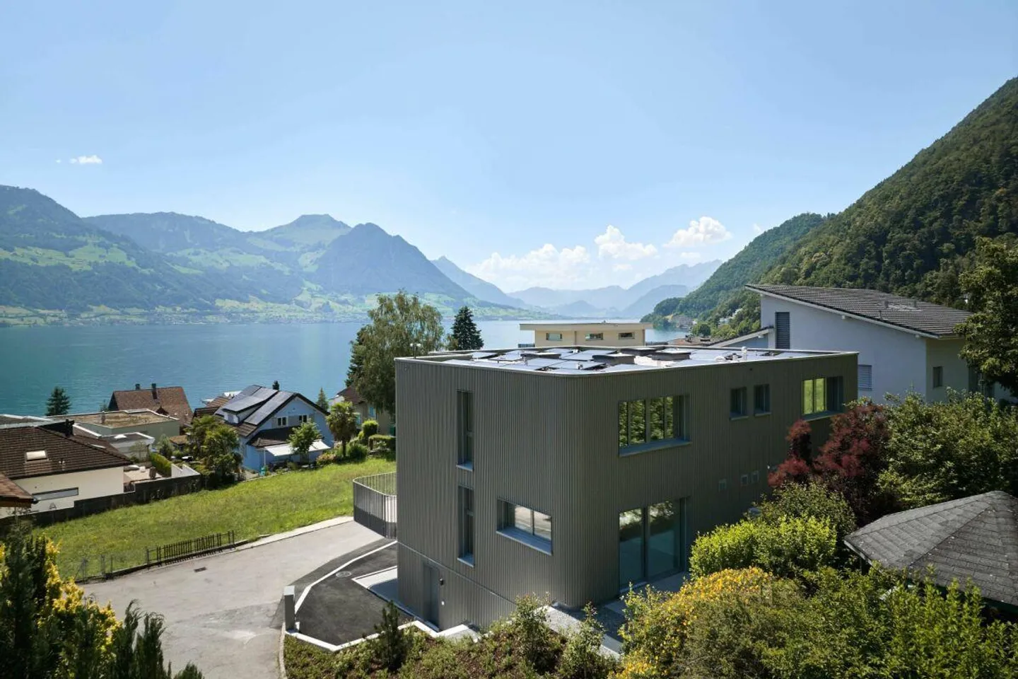 Double Family House with Lake View - Photo 2 of 15