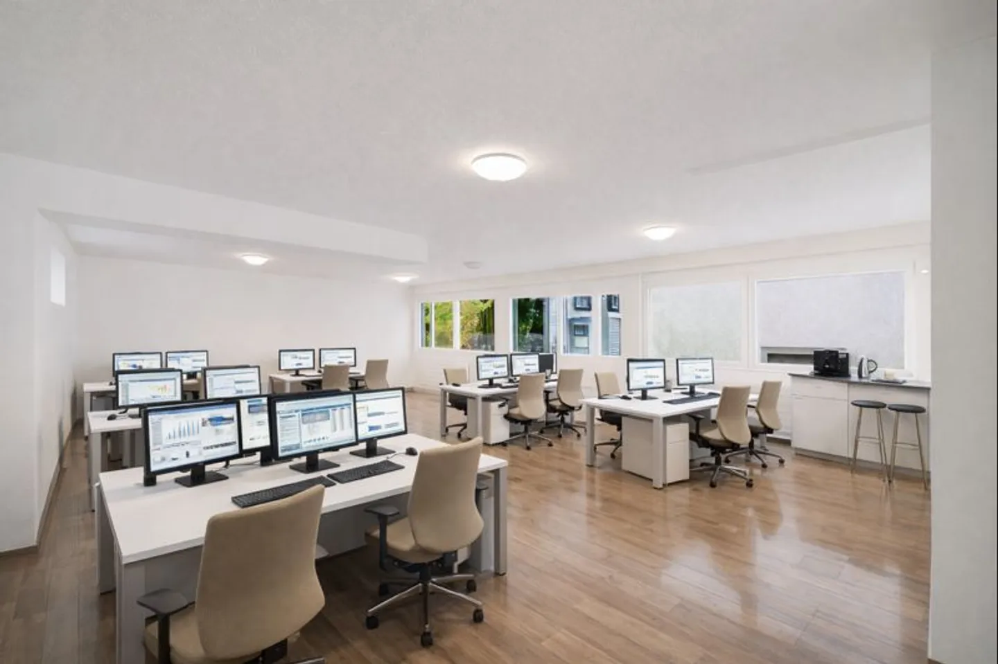 Zentraler und Heller Professioneller Raum - Foto 2 von 3