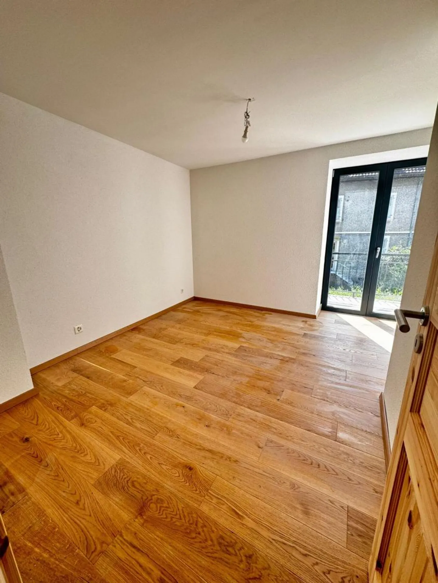 Apartment - Photo 2 of 13
