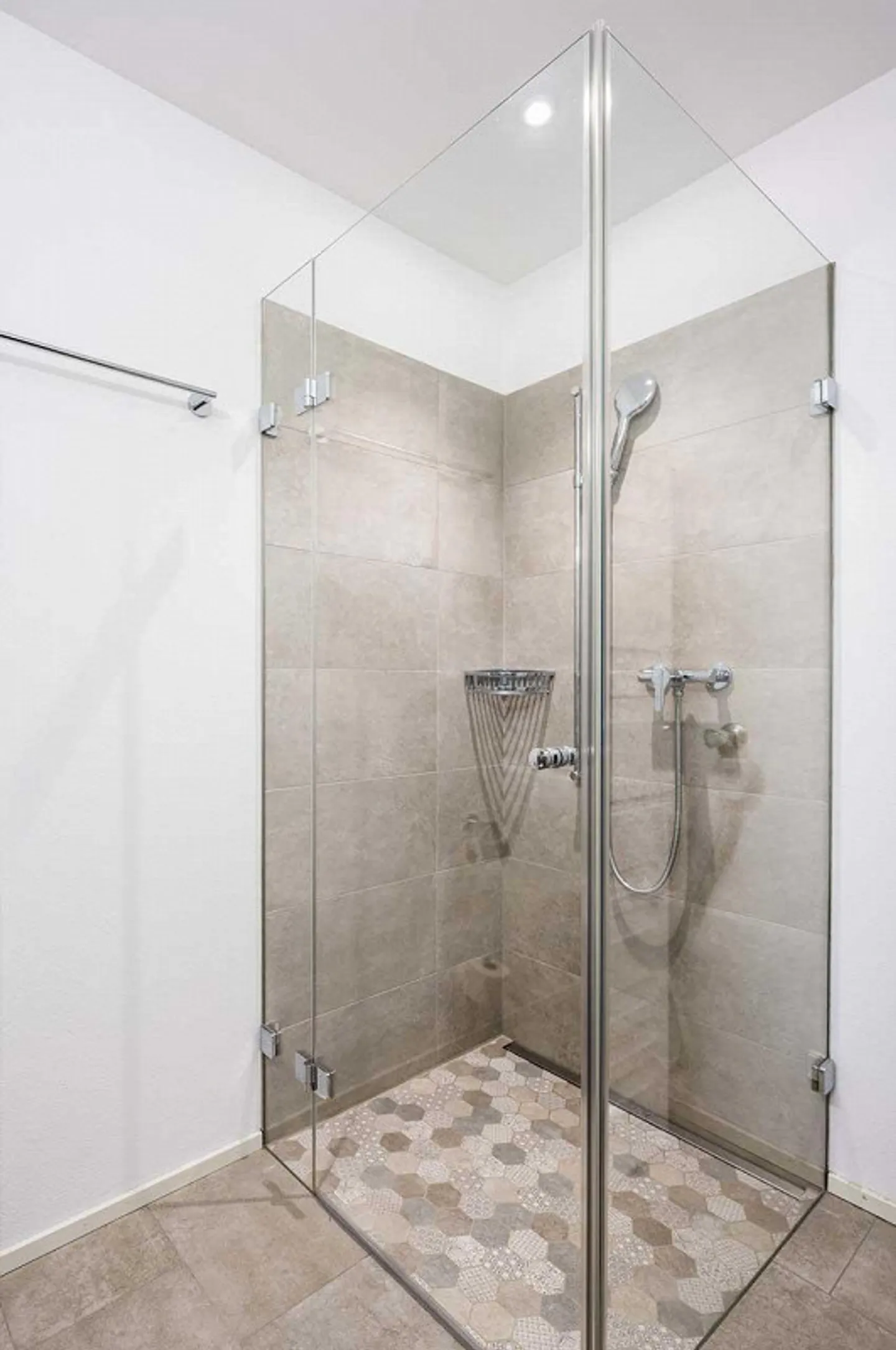 Spacious Apartment - Photo 10 of 10