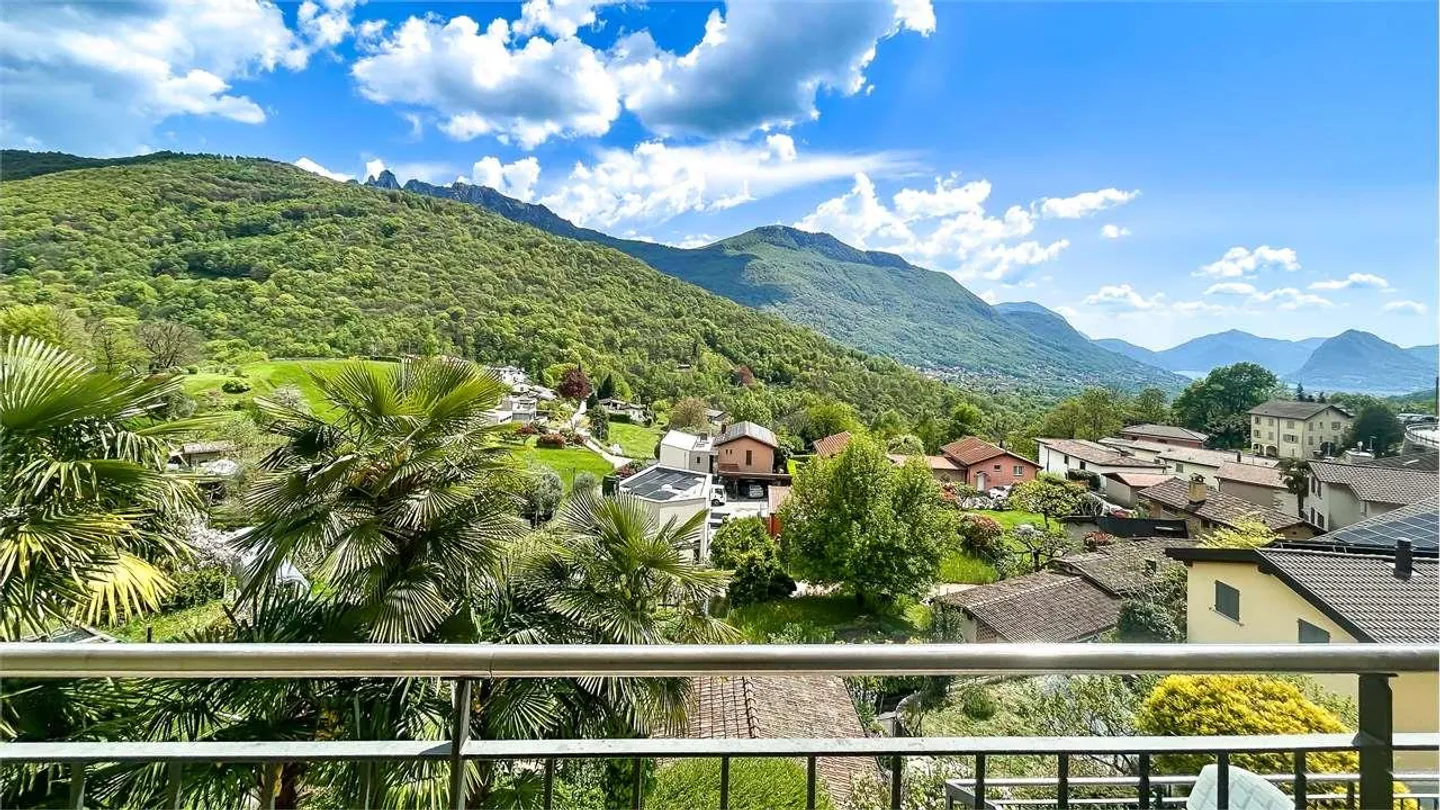 Appartement accueillant de 3,5 pièces avec balcon et vue dégagée - Photo 1 sur 8