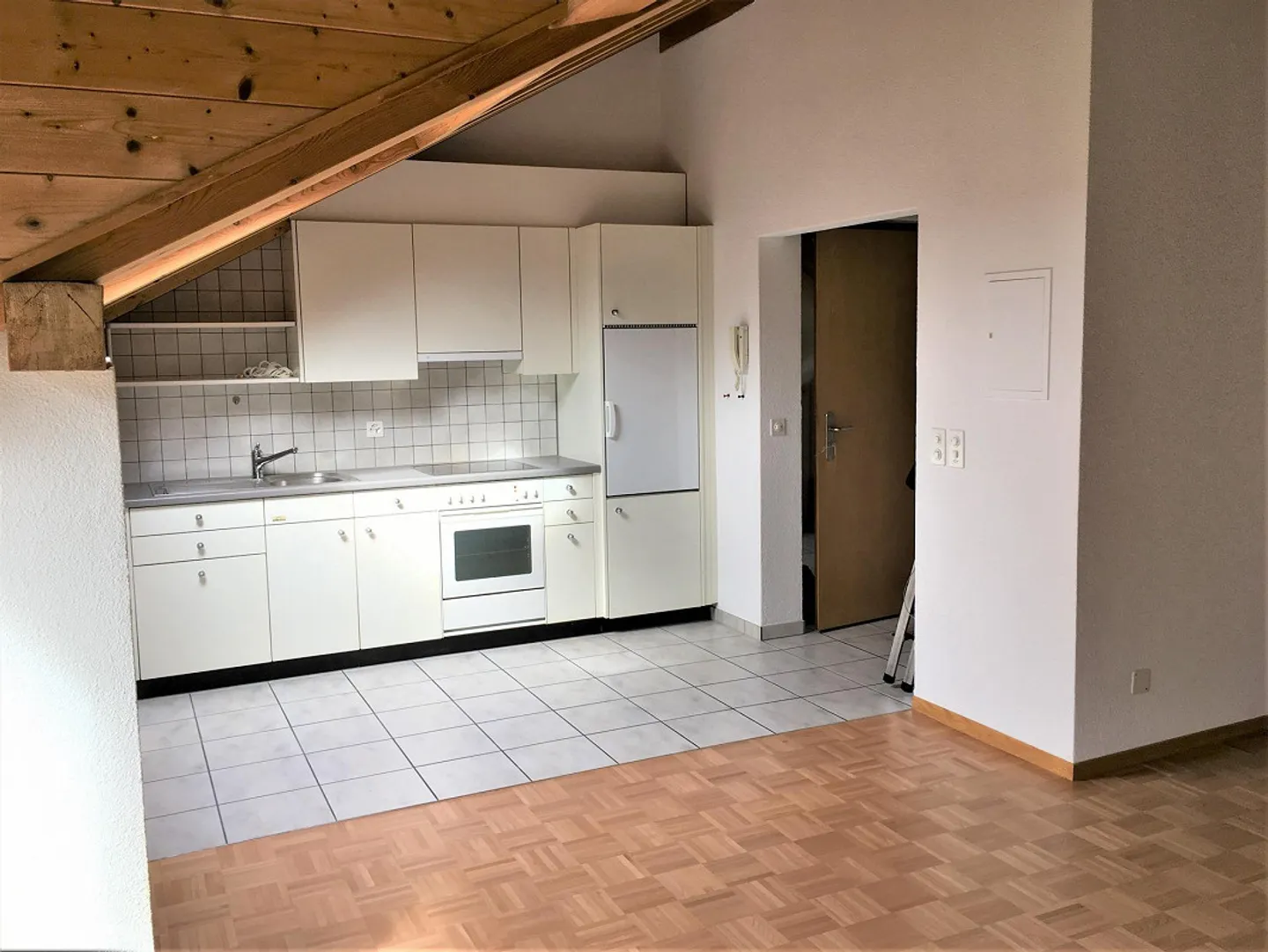 Appartamento mansardato accogliente nel verde - Foto 3 di 9
