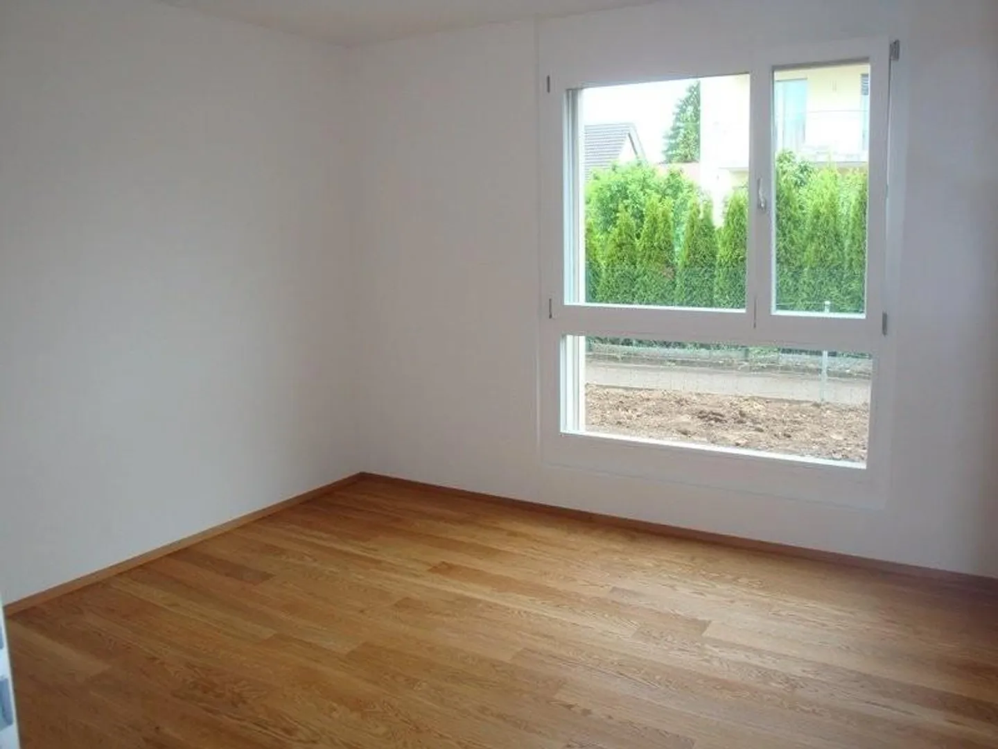 Appartement moderne de 4,5 pièces au rez-de-chaussée à Lyss à louer - Photo 4 sur 12