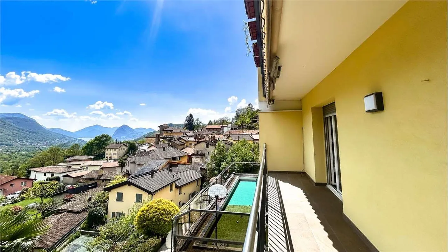 Appartement accueillant de 3,5 pièces avec balcon et vue dégagée - Photo 2 sur 8