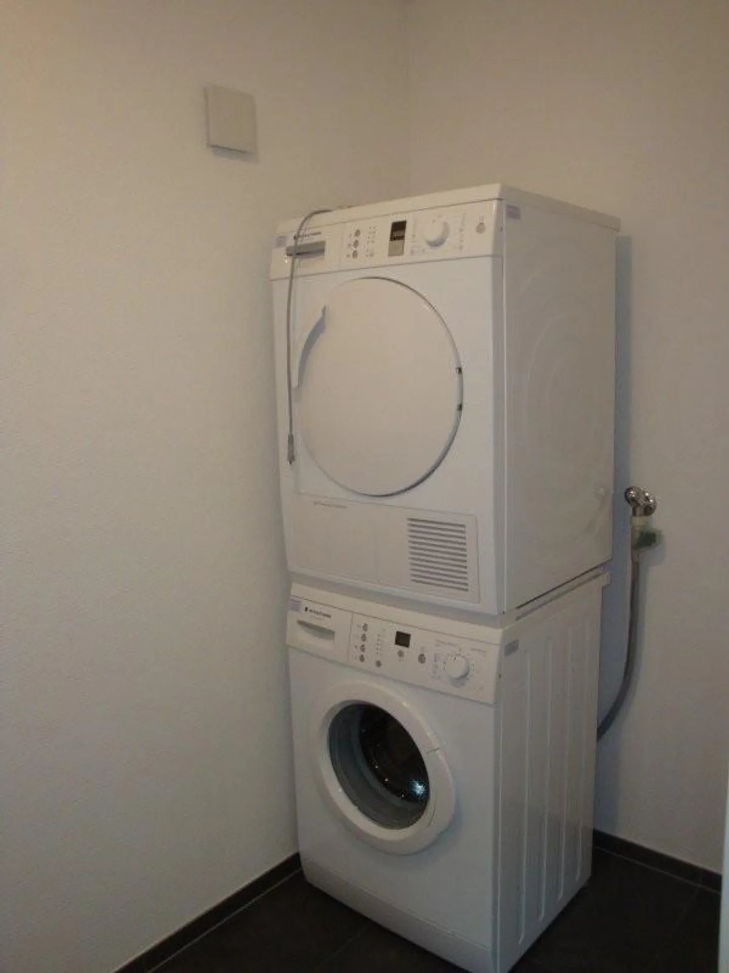 Appartement moderne de 4,5 pièces au rez-de-chaussée à Lyss à louer - Photo 11 sur 12