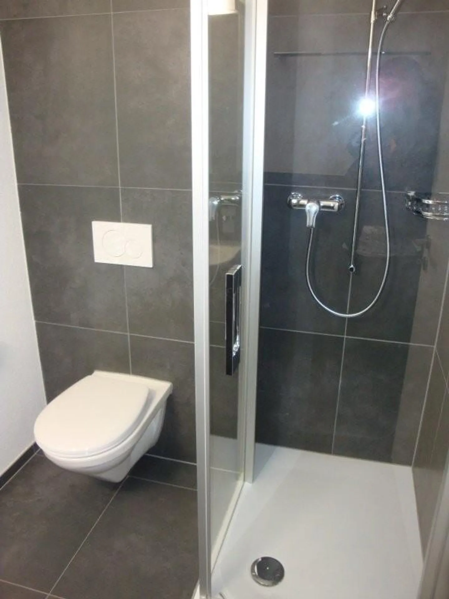 Appartement moderne de 4,5 pièces au rez-de-chaussée à Lyss à louer - Photo 8 sur 12