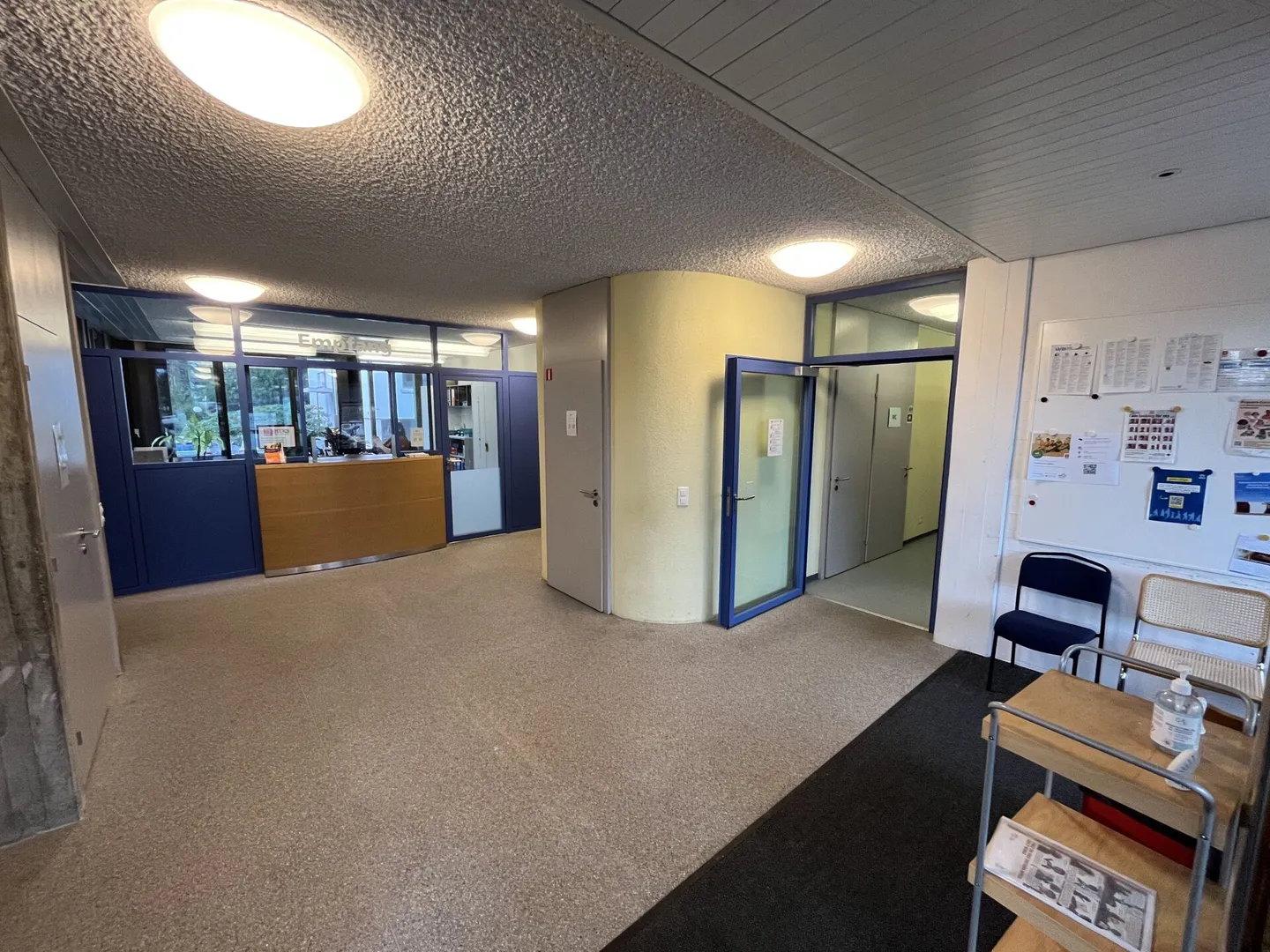 Office / Practice Spaces 2 Minutes Walk from the Train Station - Photo 2 of 12