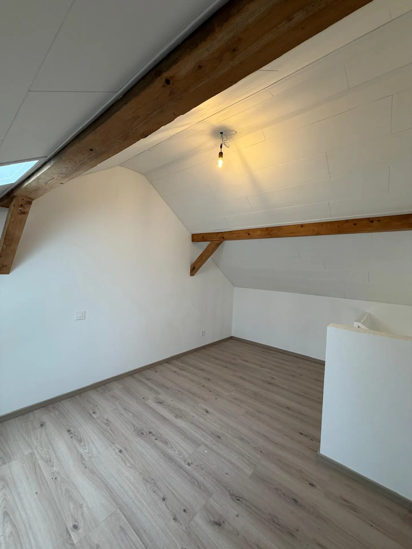 Wohnung mit 2,5 Zimmern renoviert in Haute-Sorne - Foto 4 von 10