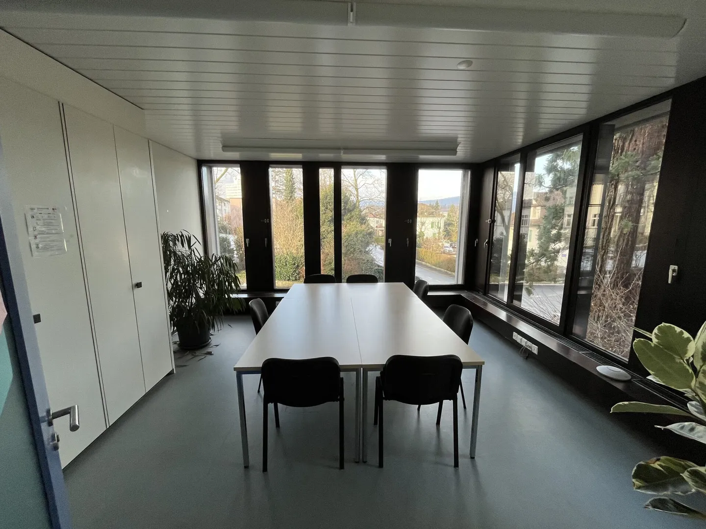 Office / Practice Spaces 2 Minutes Walk from the Train Station - Photo 3 of 12