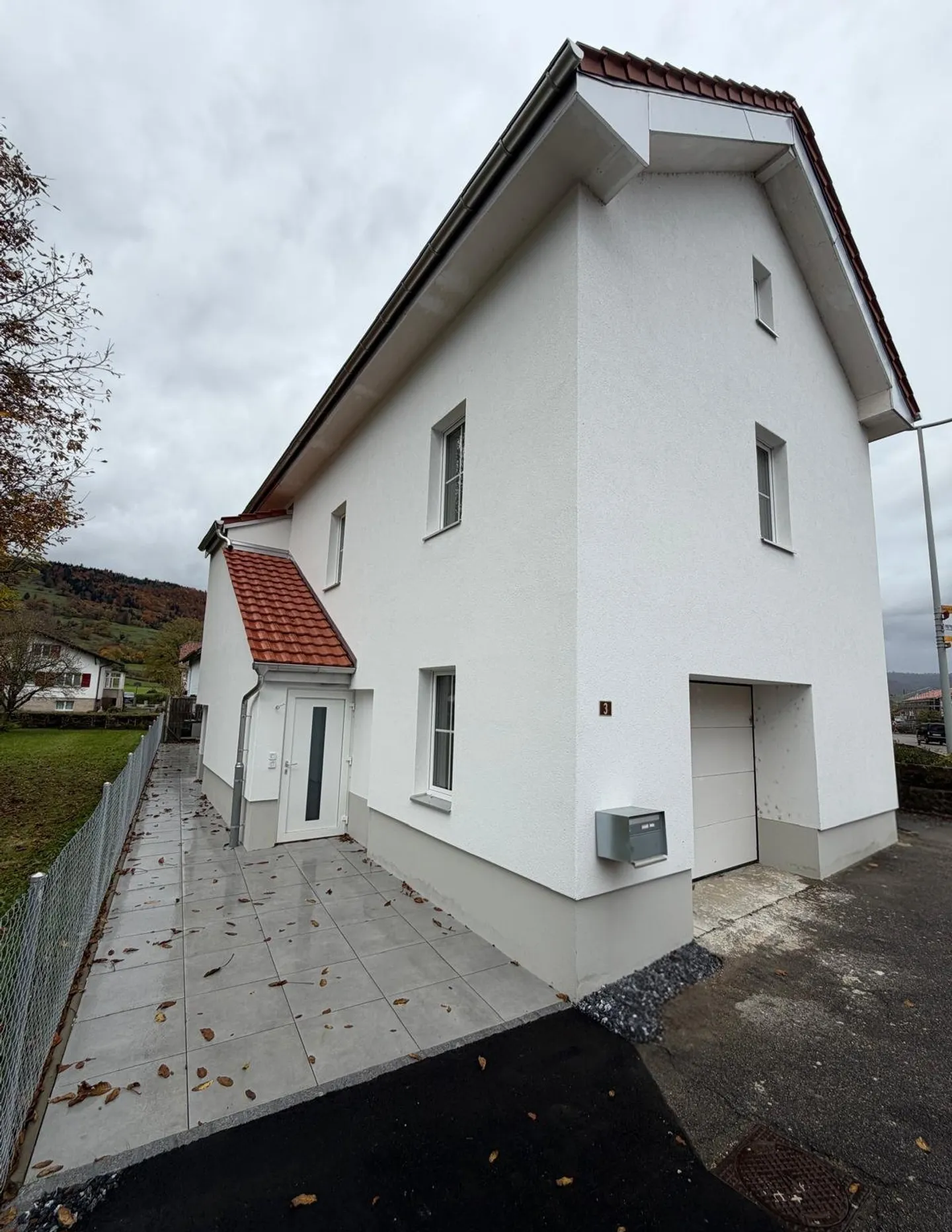 Wohnung mit 2,5 Zimmern renoviert in Haute-Sorne - Foto 6 von 10