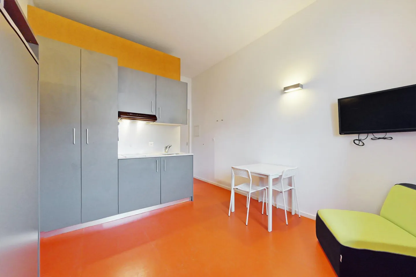 A furnished studio - CHF 300.00 voucher offered! - Photo 1 of 9