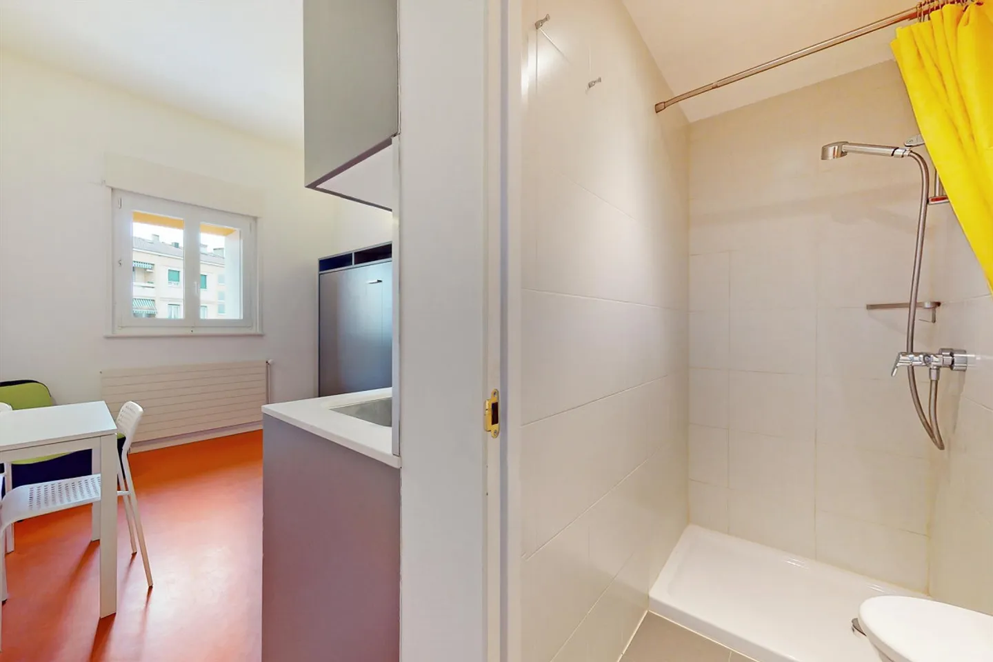 A furnished studio - CHF 300.00 voucher offered! - Photo 2 of 9