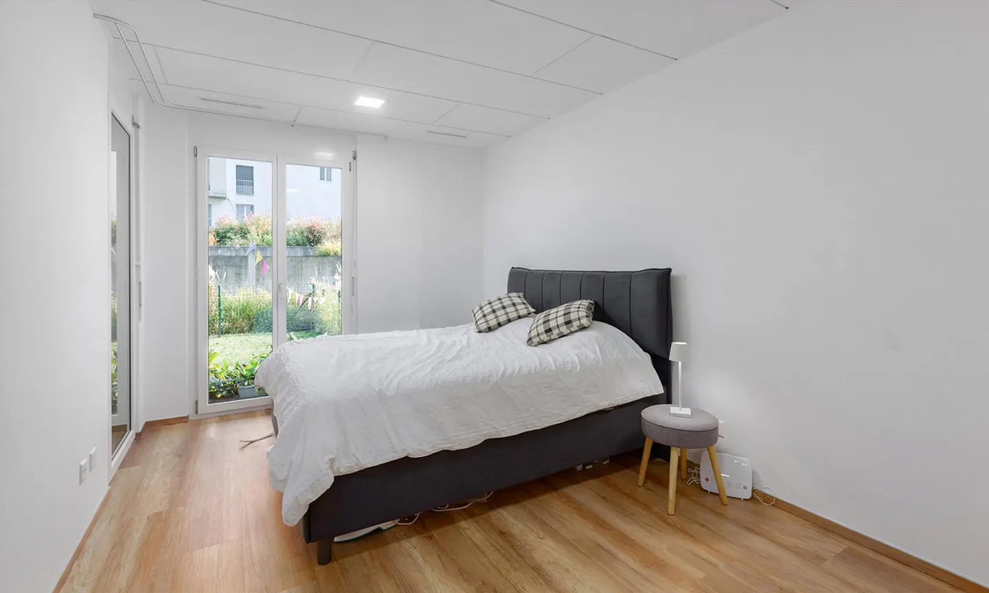 PRÄCHTIGE 4.5 ZIMMER MIT PRIVATGARTEN IN LUGANO FIGINO - Foto 7 von 9
