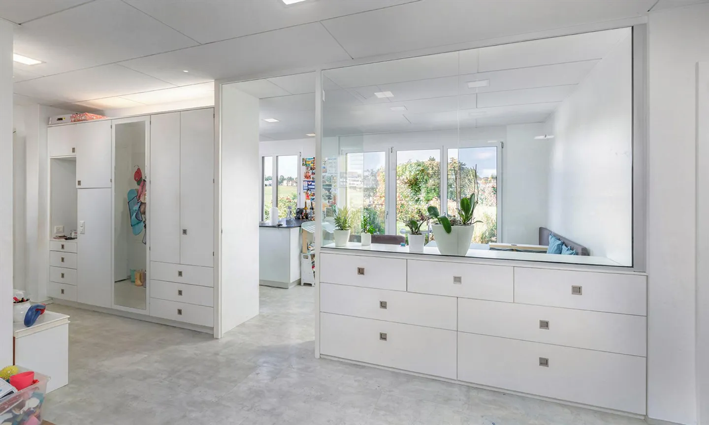 PRÄCHTIGE 4.5 ZIMMER MIT PRIVATGARTEN IN LUGANO FIGINO - Foto 6 von 9