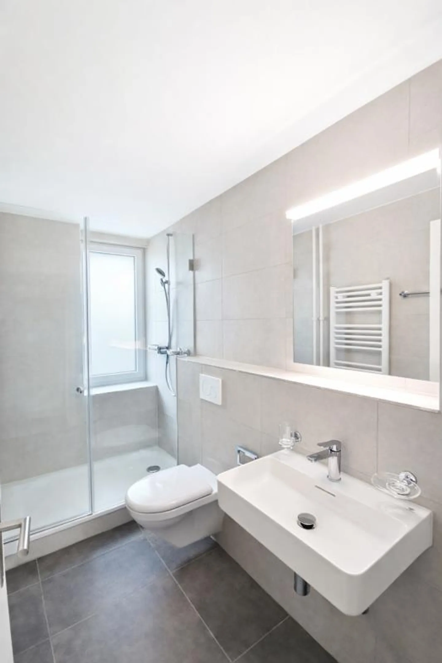 2.5 room apartment, first occupancy after complete renovation - Photo 2 of 4