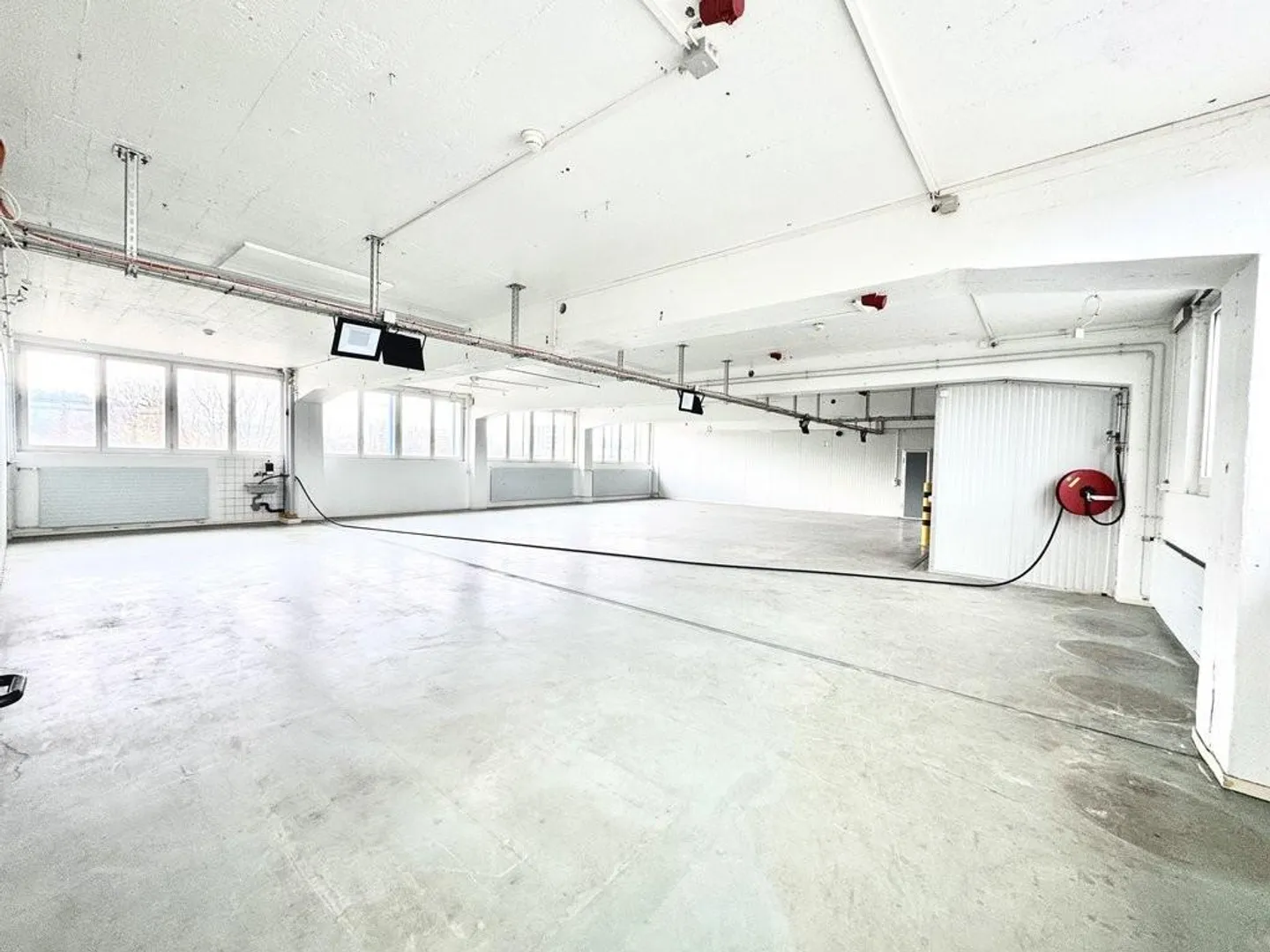 Spazi commerciali flessibili in posizione privilegiata - Un mese di affitto gratuito - Foto 3 di 7